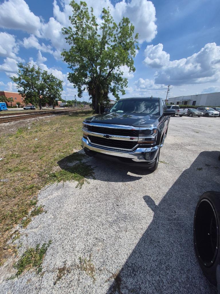 2017 Chevrolet Silverado 1500 LT Crew Cab Standard Box's photo