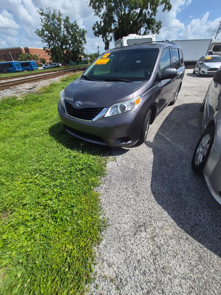 2012 Toyota Sienna
